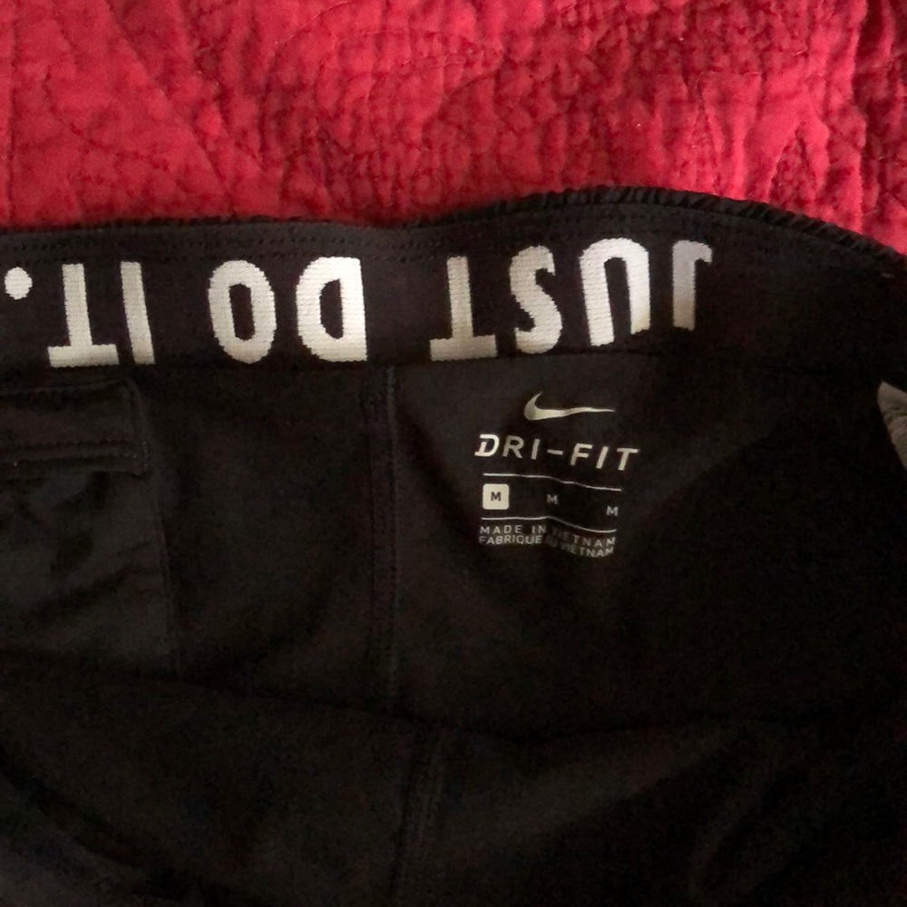 Nike running shorts - Picture 2 of 4